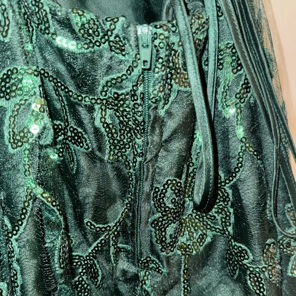 Windsor Joanna Sequin Lace Party Dress - Picture 3 of 5